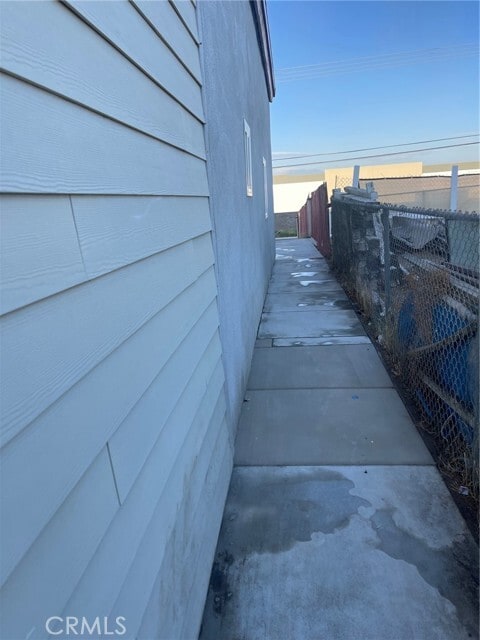 Building Photo - 21575 Webster Ave