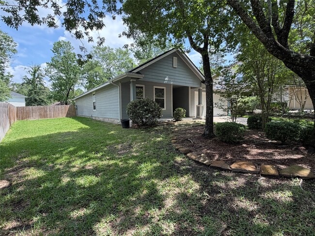 Building Photo - 10 Druids Glen Pl