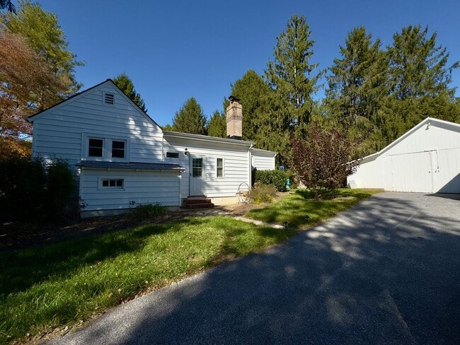 Building Photo - Charming 3 Bedroom/2 Bathroom Home in Spark Glencoe, MD!