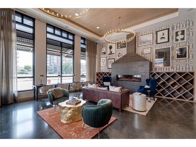 Building Photo - 728 N 3rd St