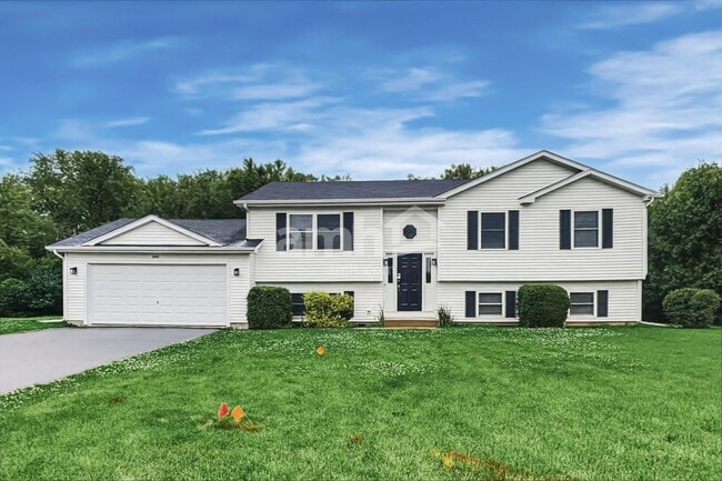 Building Photo - 5925 Bluegrass Trl