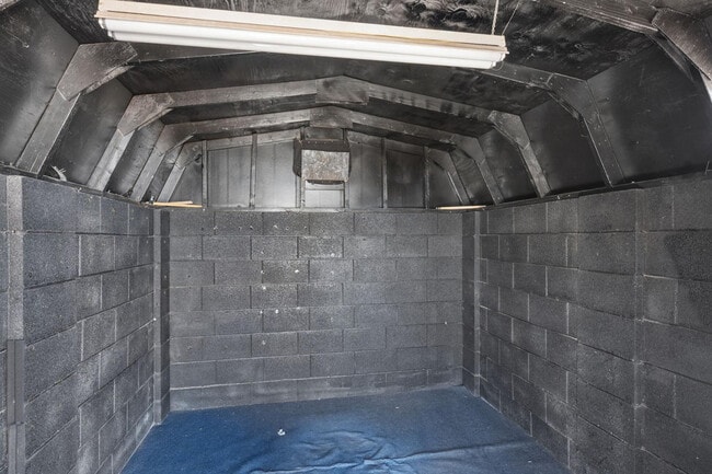 Building Photo - 2423 E Maryland Dr