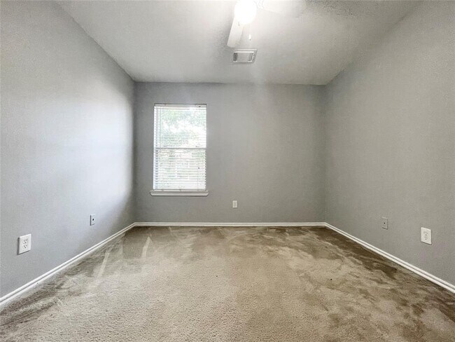 Building Photo - 46 Marble Rock Pl