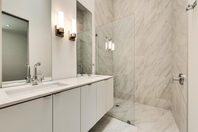 Building Photo - 1504 Burlew St