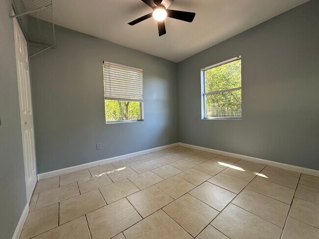 Building Photo - 9728 Buncome Rd