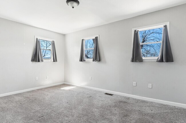 Building Photo - 1906 Vine St