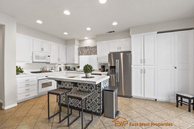 Building Photo - 1220 Cabernet Cir