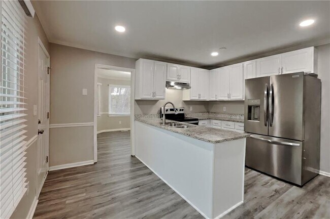 Building Photo - 880 Burning Bush Dr