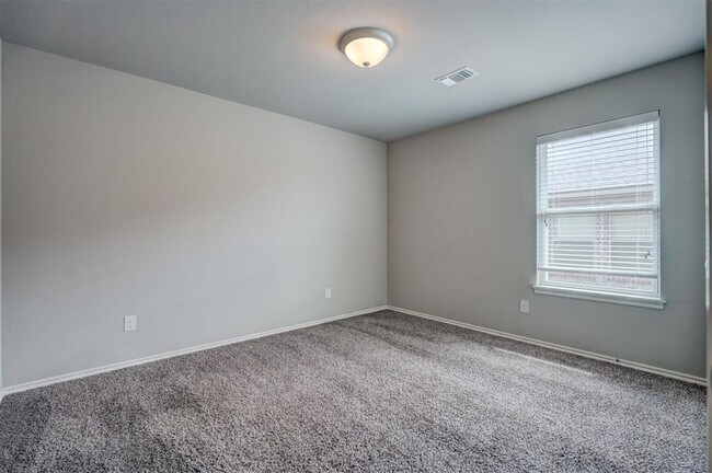 Building Photo - 12490 Native Hill Dr