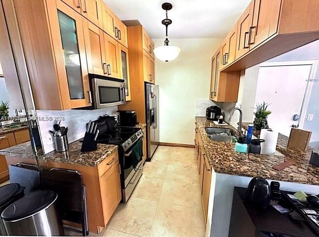 Building Photo - 9729 Hammocks Blvd