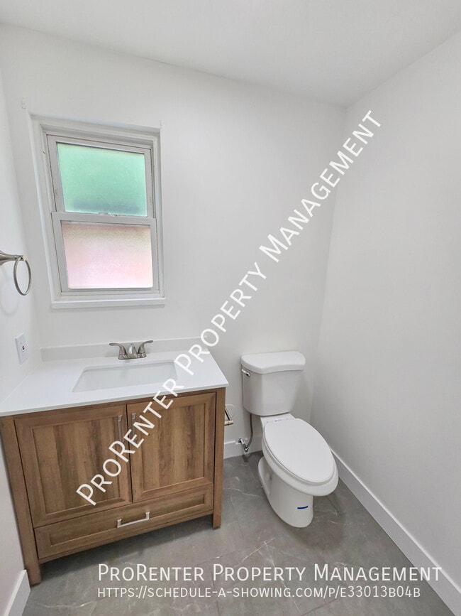 Building Photo - 2575 N 1100 W