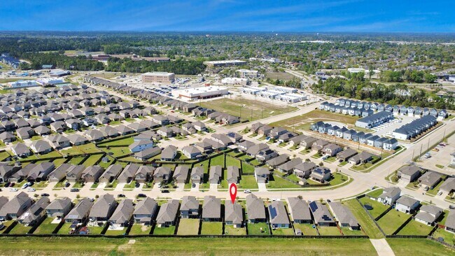 Building Photo - 17630 Holroyd Rd