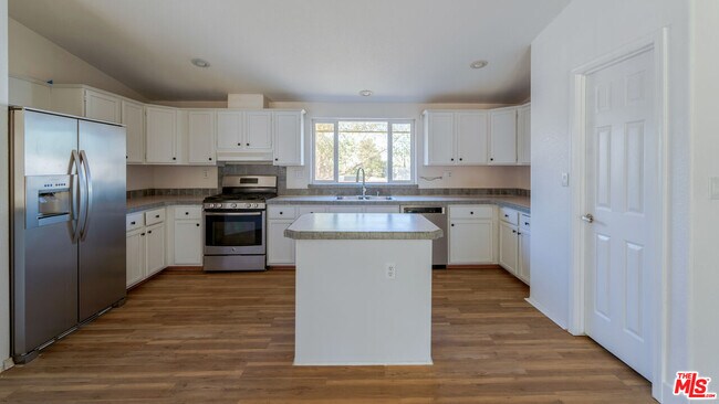 Building Photo - 25120 Charina Ln