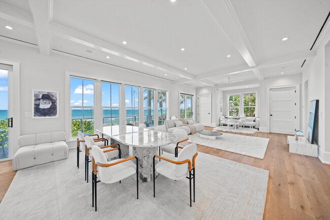 Building Photo - 5525 Jimmy Buffett Mem Hwy