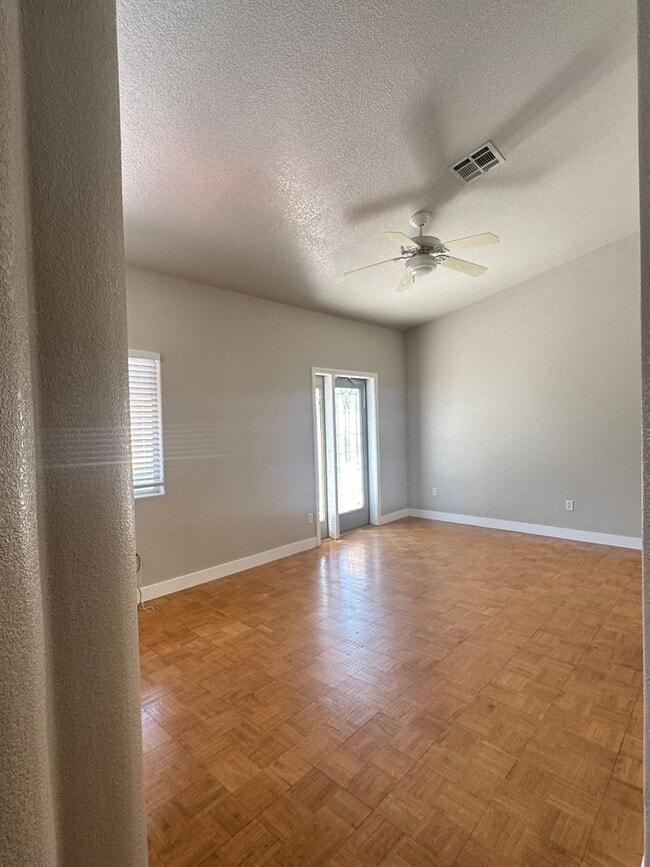 Building Photo - 4481 Tomer Ln