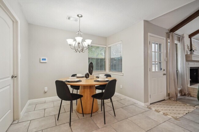 Building Photo - 1703 Westmere Ct