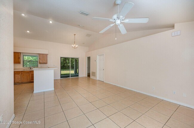 Building Photo - 1066 Quesada St SE