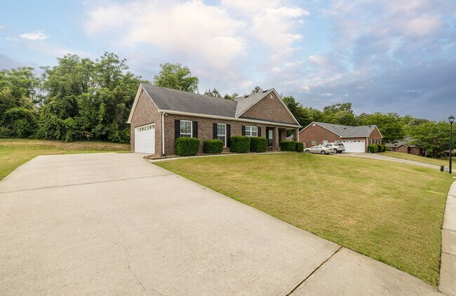 Building Photo - 705 Porter Ln