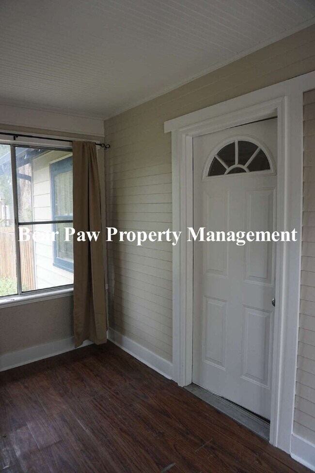 Building Photo - Cute Bungalow in Established Lakewood Neighborhood!