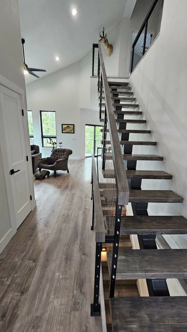 Building Photo - Fully furnished town home in Bigfork