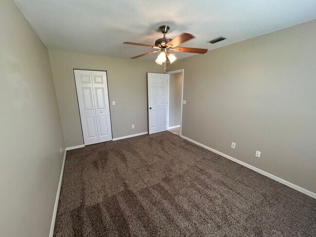 Building Photo - 1027 SW 9th Ct