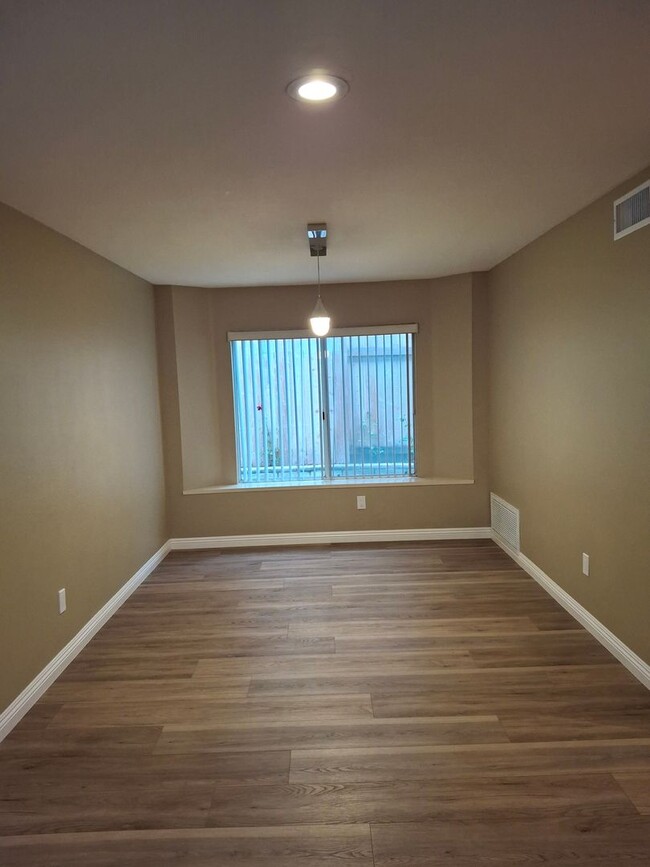 Building Photo - Beautifully Remodeled 4-Bedroom, 3-Bath w/ 2 Car-Garage and Central AC/Heat! MUST SEE!!!