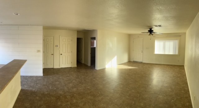 Building Photo - 14034 N Kendall Dr