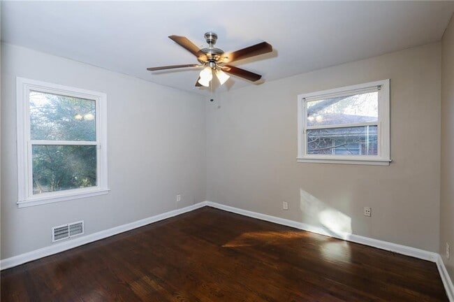 Building Photo - 4572 Campbellton Rd SW