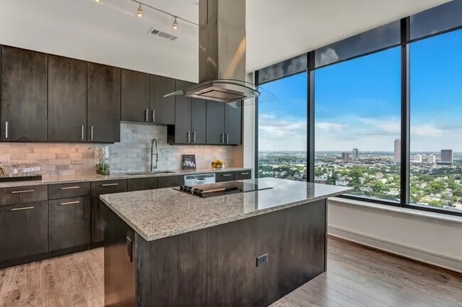 Primary Photo - Skyline Views + Luxury Living | Up to 4 We...