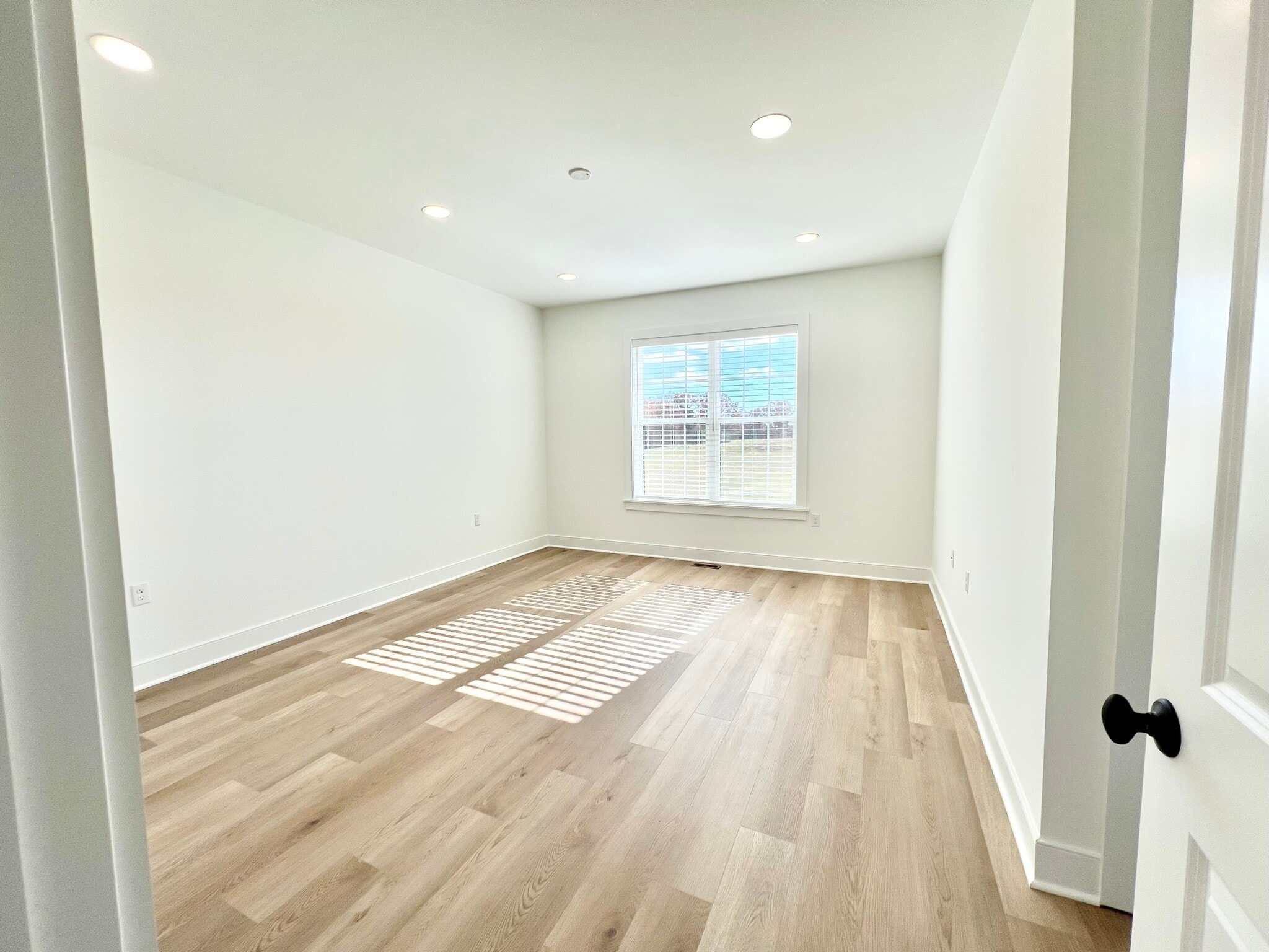 Building Photo - 401 Cranford Way