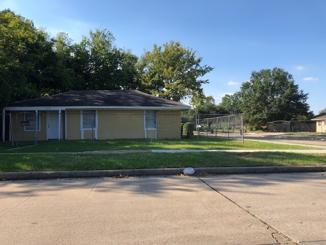 Primary Photo - 10830 Fairland Dr