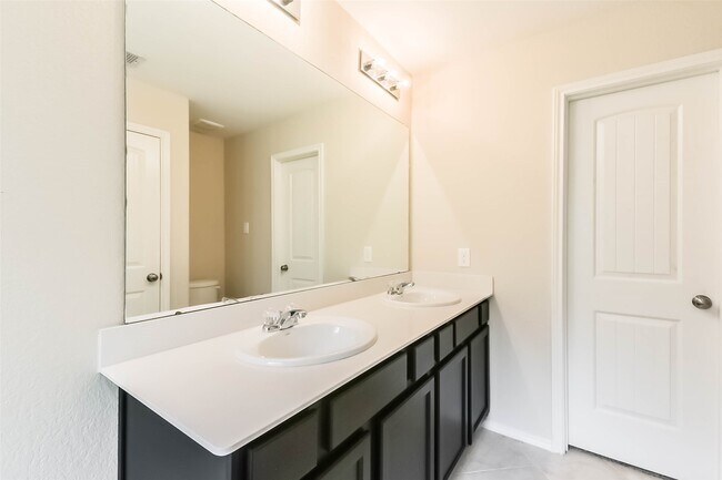 Building Photo - 16155 Beachside Pl