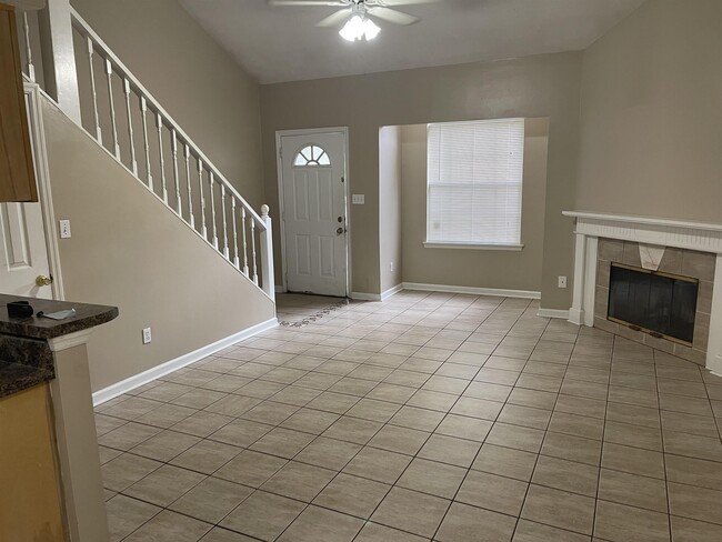Building Photo - 2411 Nugget Ln