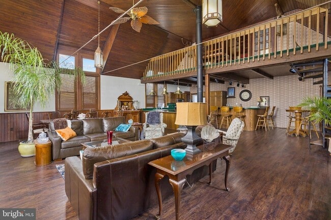 Building Photo - 230 Washington St