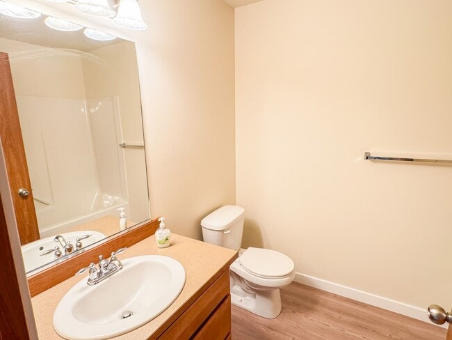 Building Photo - Amazing single level Rancher in Post Falls