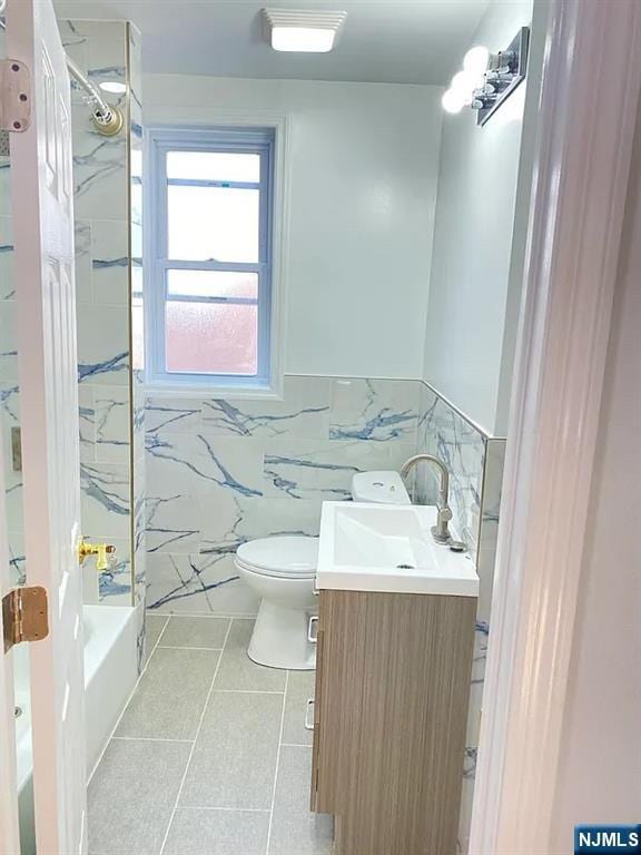 Building Photo - 1008 74th St