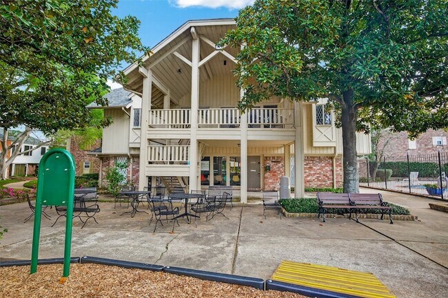 Building Photo - 6404 Burgoyne Dr.