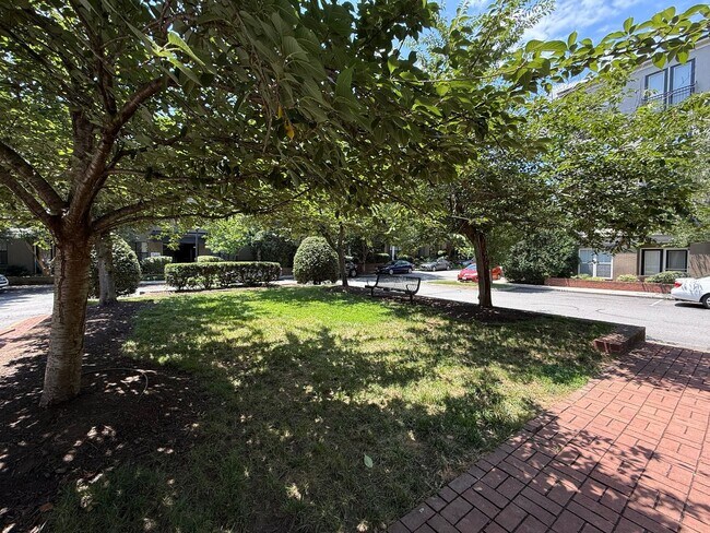Building Photo - 730 Walker Square