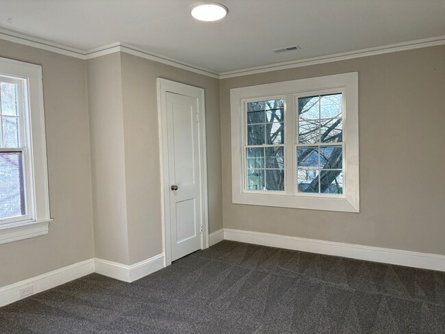 Building Photo - 2 Bedroom, 1 Bathroom Apartment in Reidsville!