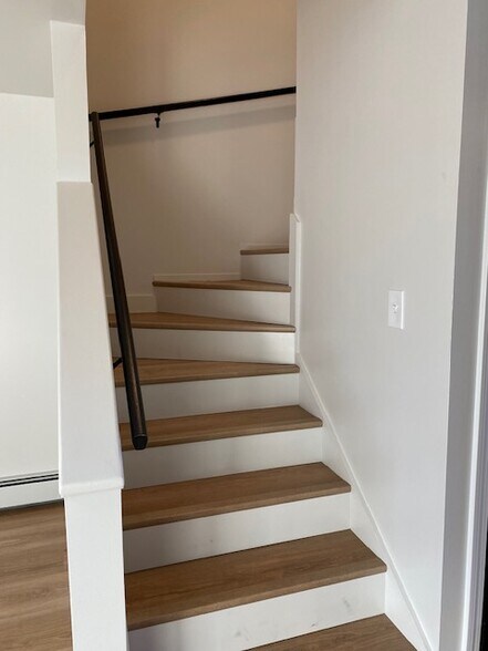 Building Photo - 20 Juniper Ln