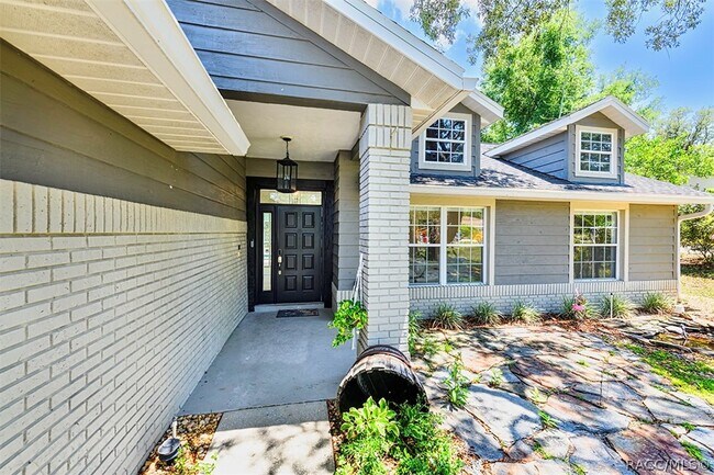 Building Photo - 1105 N Chance Way