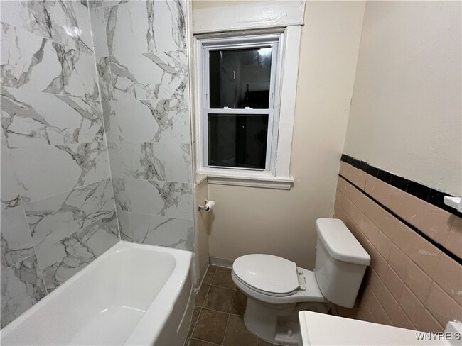 Building Photo - 168 Rodney Ave