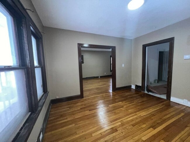 Building Photo - Bright, Beautiful  Single Family Move-In Ready | Section 8 and EDEN welcomed