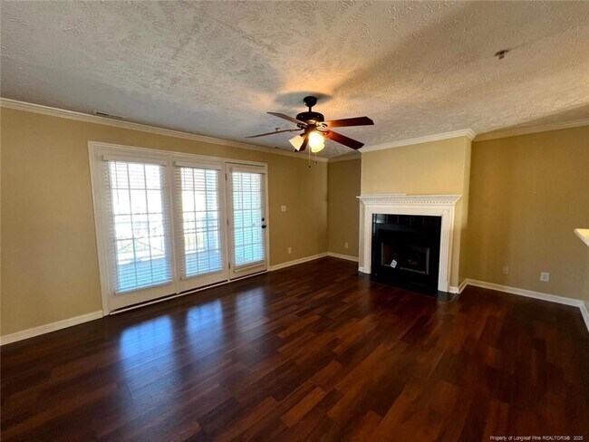 Building Photo - 372 Bubble Creek Ct
