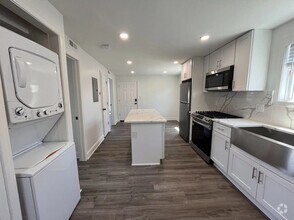 Building Photo - HOT SOMERVILLE LISTING!!!!!