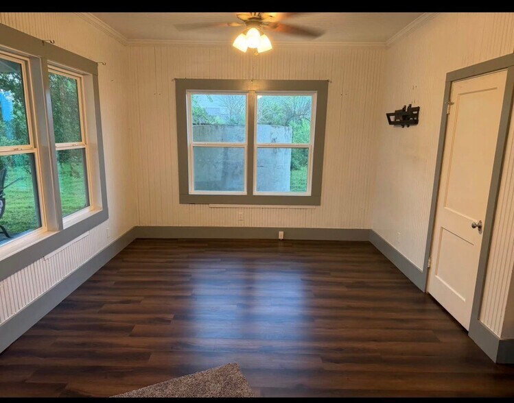 Building Photo - 382 Co Rd 366
