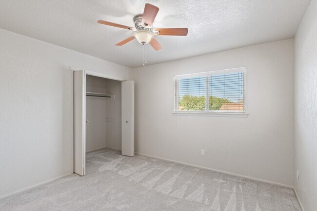 Building Photo - 115 Rhonda Dr