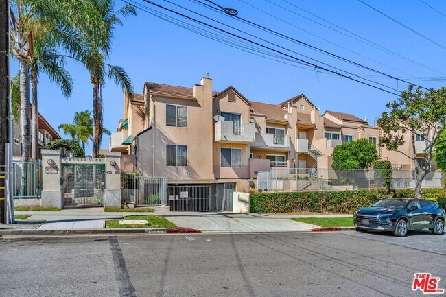 Primary Photo - 433 E Tamarack Ave
