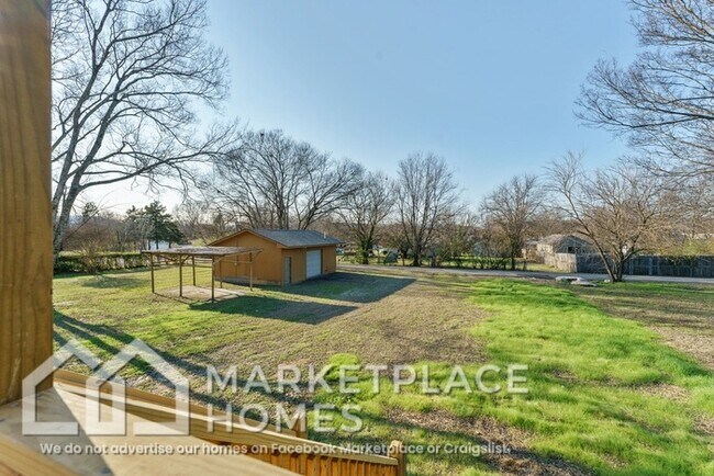 Building Photo - 2901 Dodson Ave