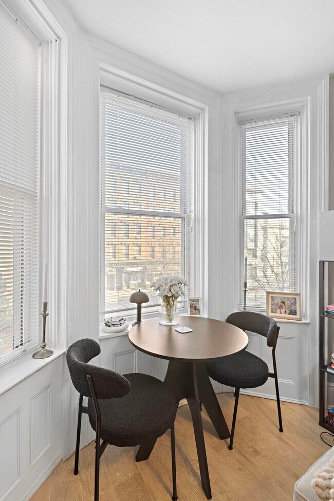 Building Photo - 114 Washington St